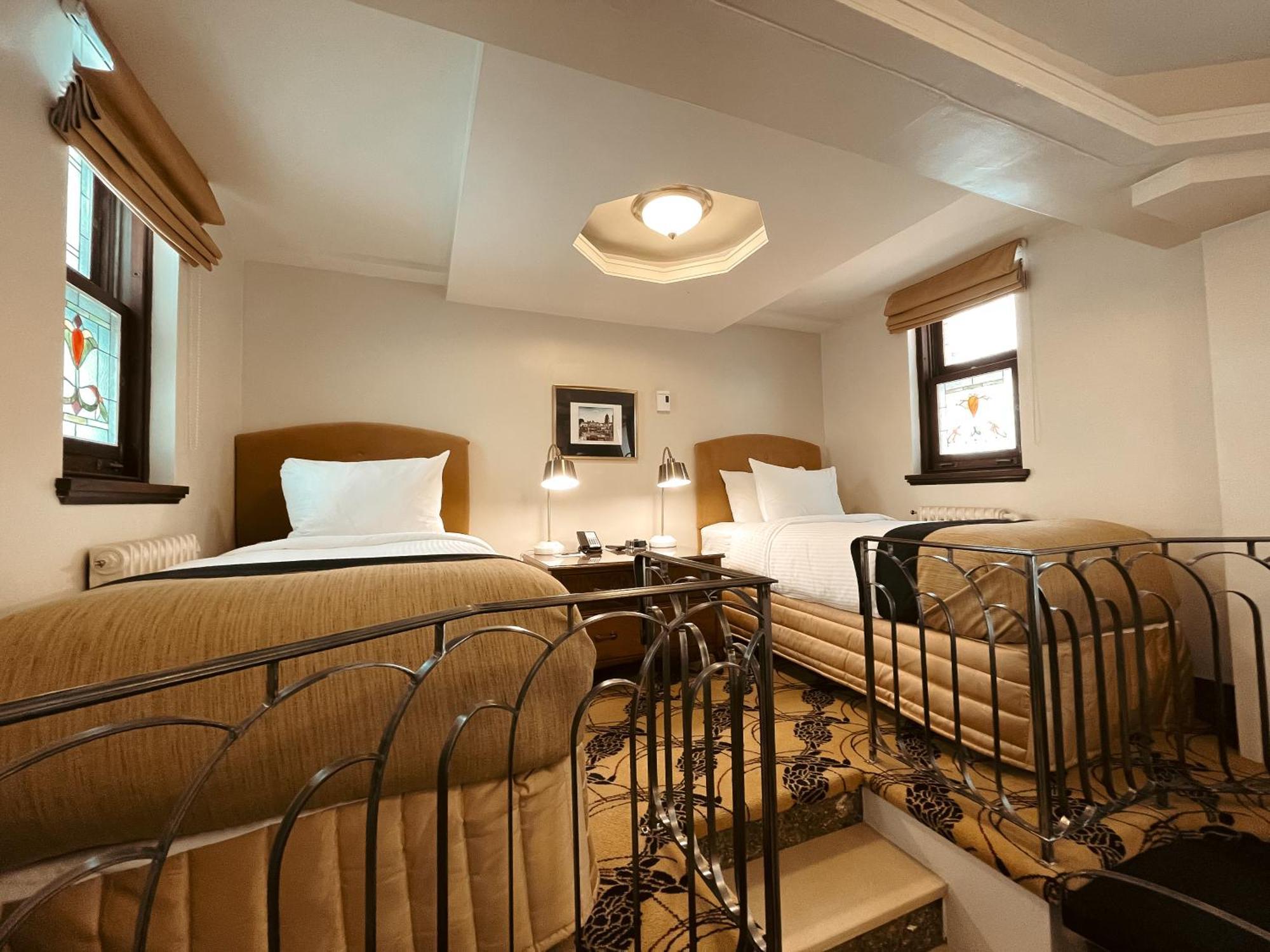 Hotel Manoir D'Auteuil Quebec City Bagian luar foto