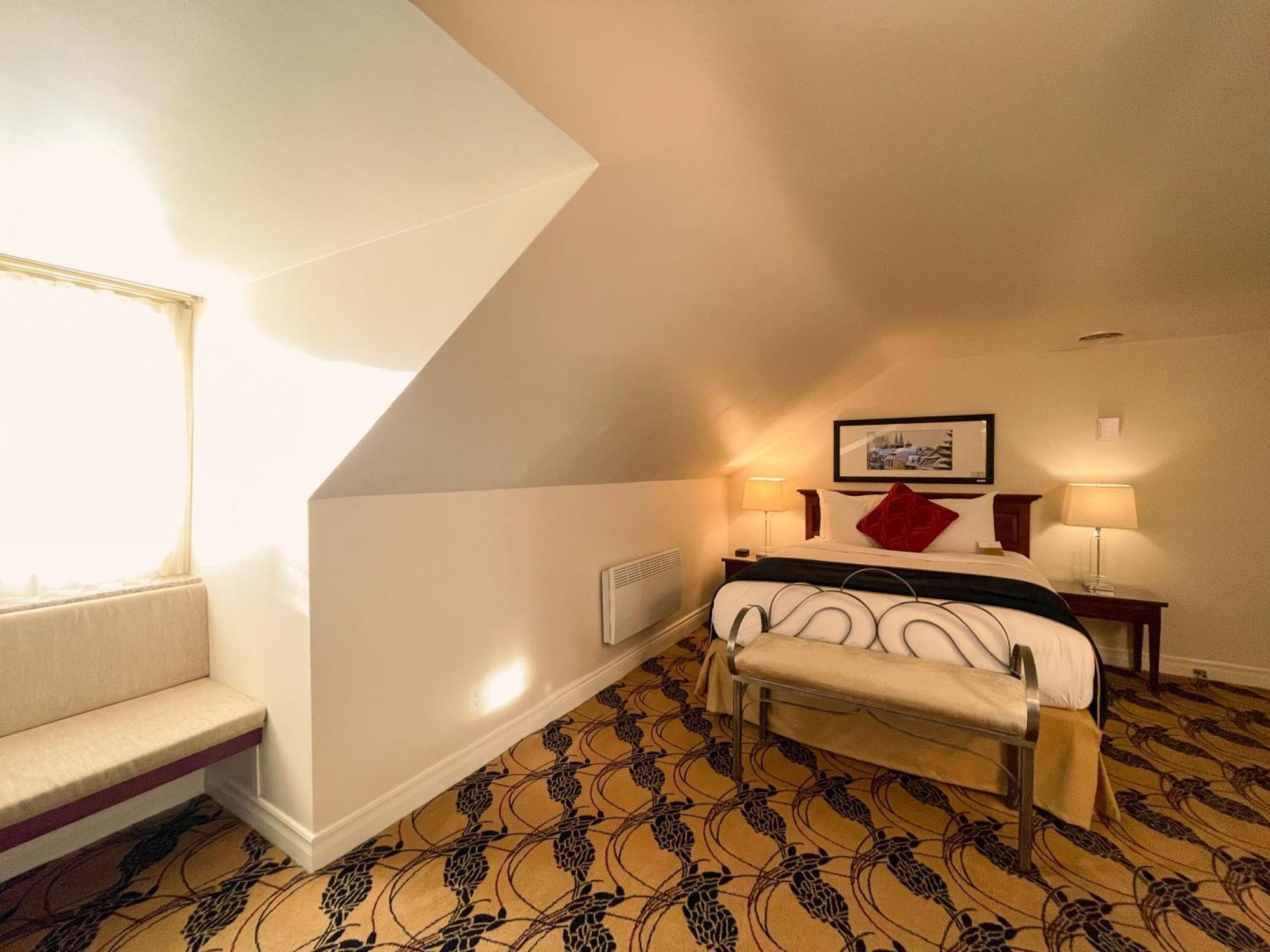 Hotel Manoir D'Auteuil Quebec City Ruang foto