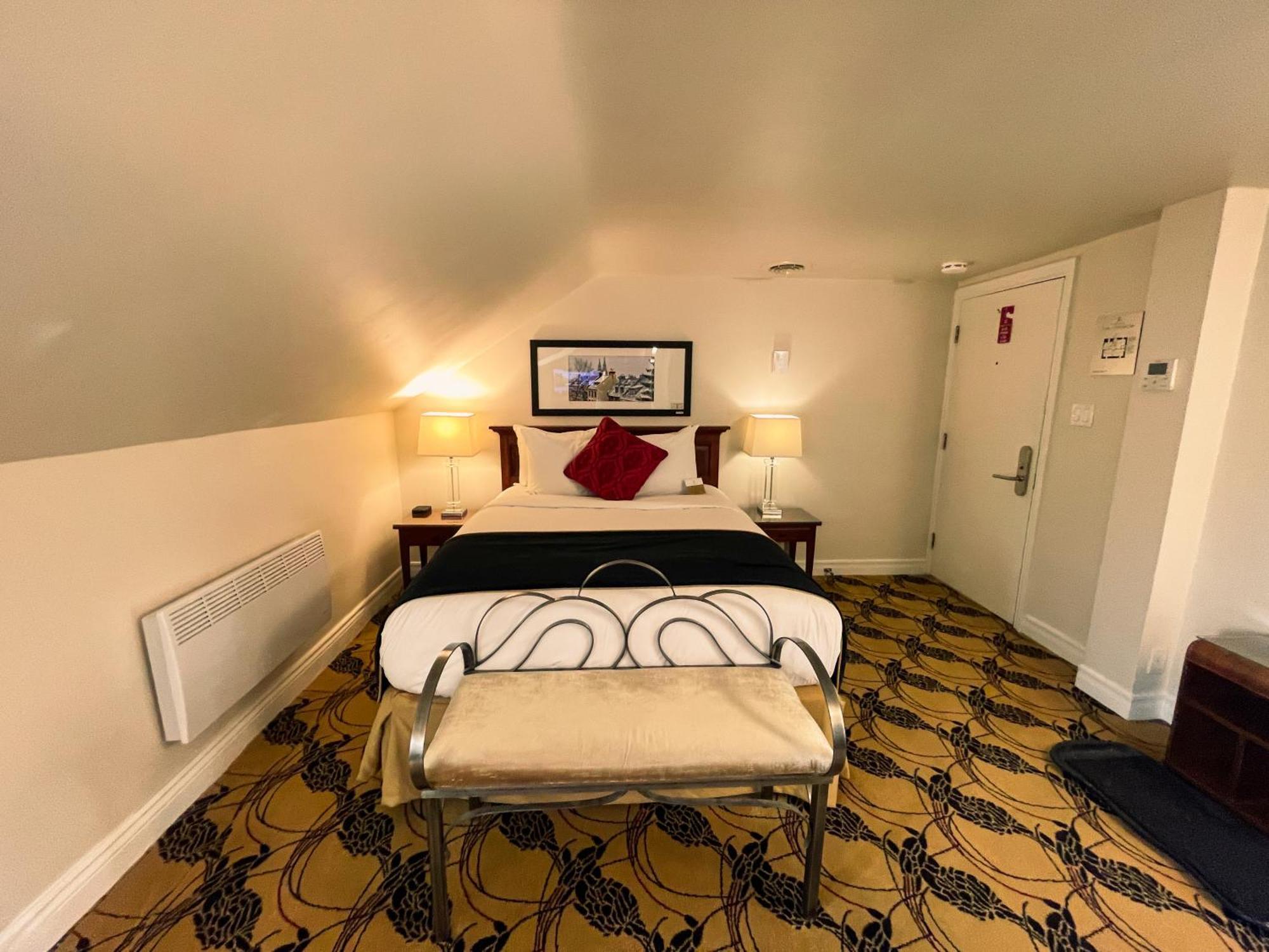 Hotel Manoir D'Auteuil Quebec City Ruang foto