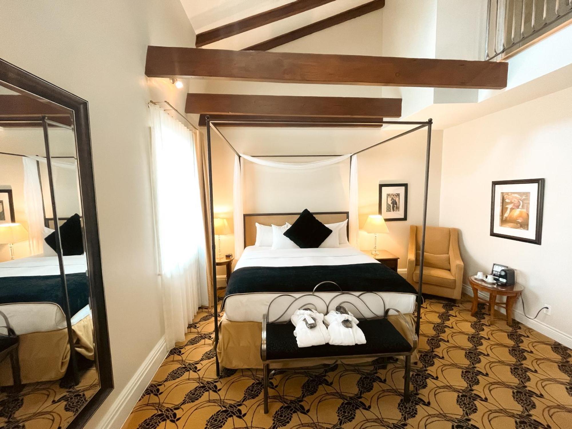 Hotel Manoir D'Auteuil Quebec City Ruang foto